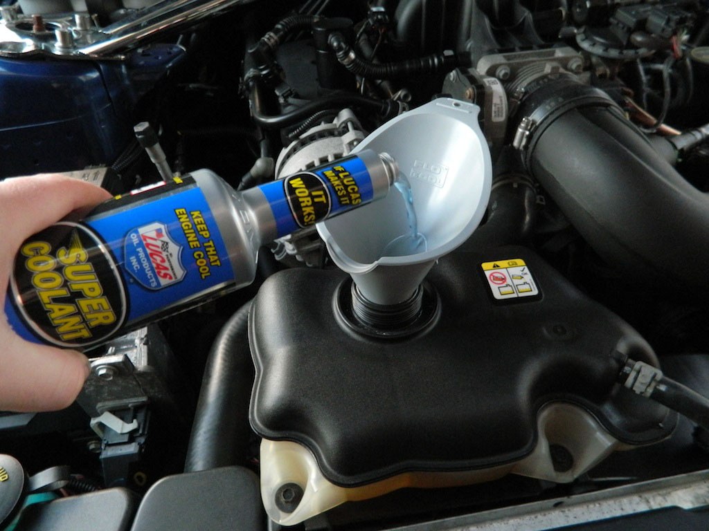 Colocando Fluido de Arrefecimento