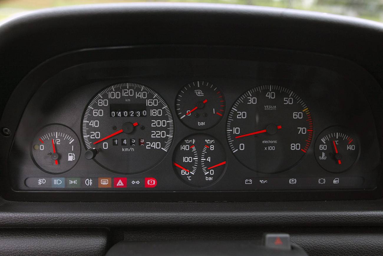 Painel do Fiat Uno Turbo i.e.