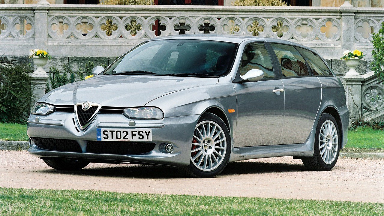 Por que carros sedans não tem limpador traseiro?