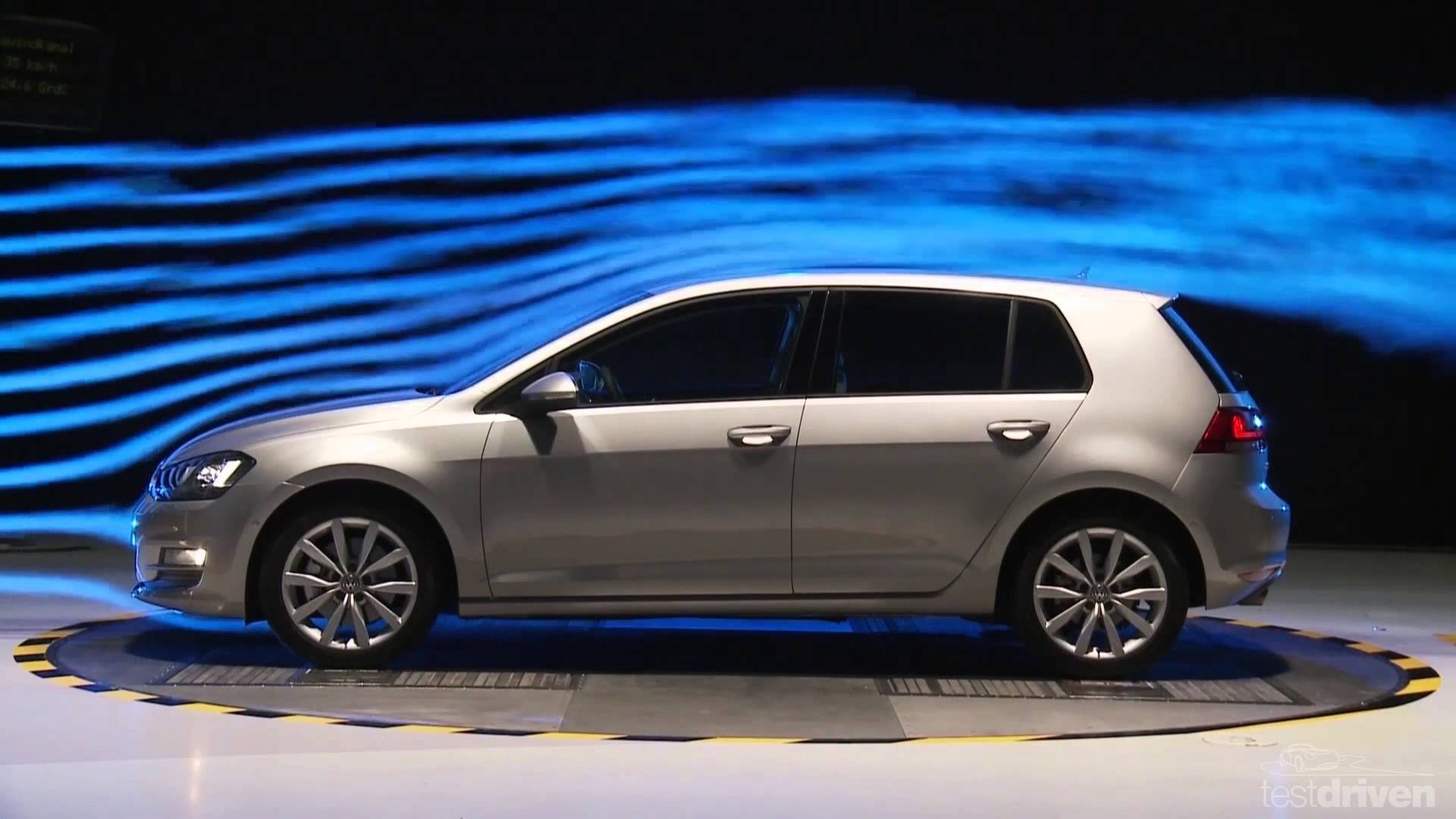 Por que carros sedans não tem limpador traseiro?