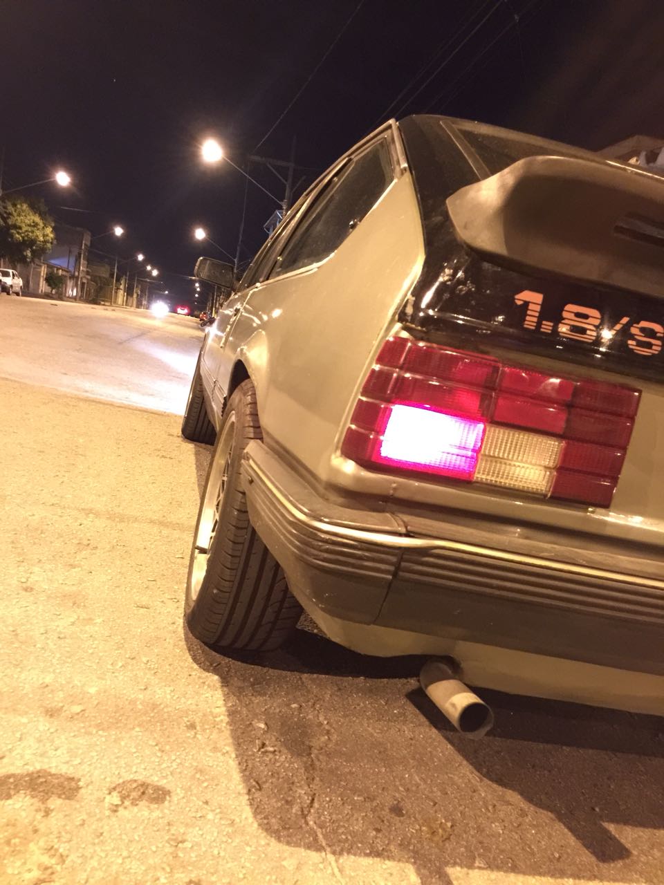 Monza 1.6 SL/E Com Tampa do Monza 1.8 SR