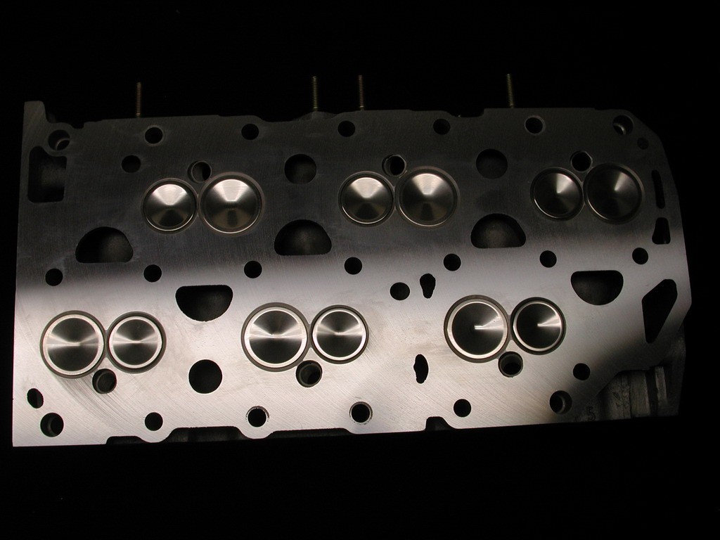 Cabeçote 6 cilindros 12v