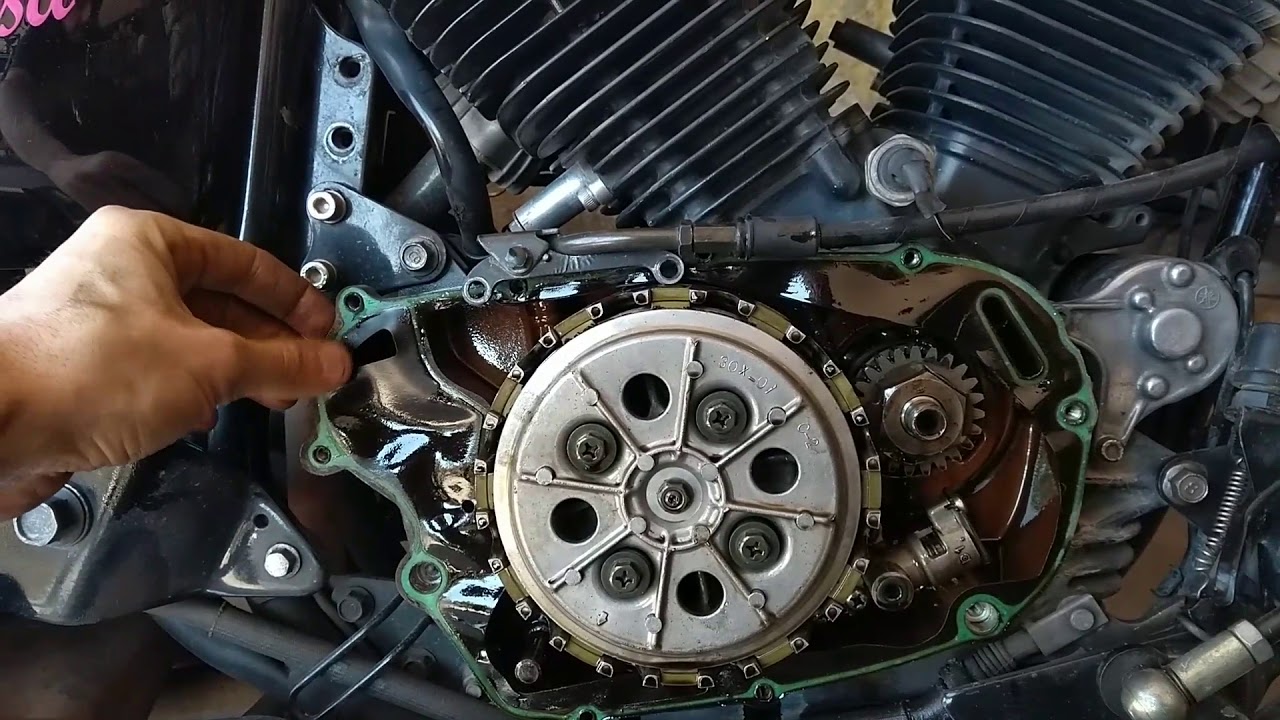 Você sabe como funciona a transmissão de uma moto?