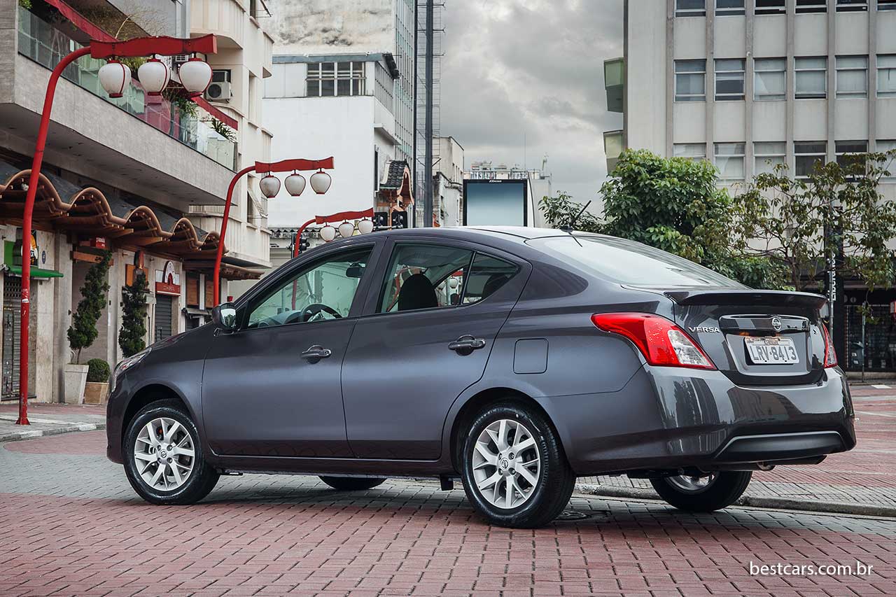 nissan versa