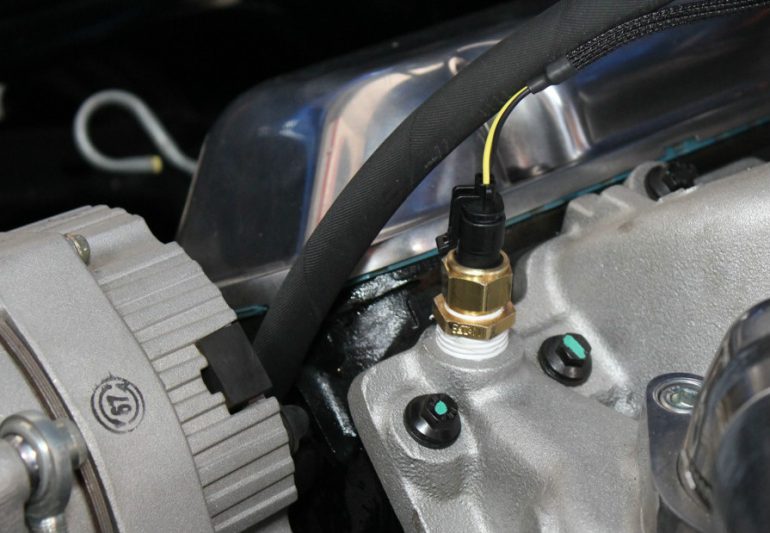 Plug eletrônico motor carro