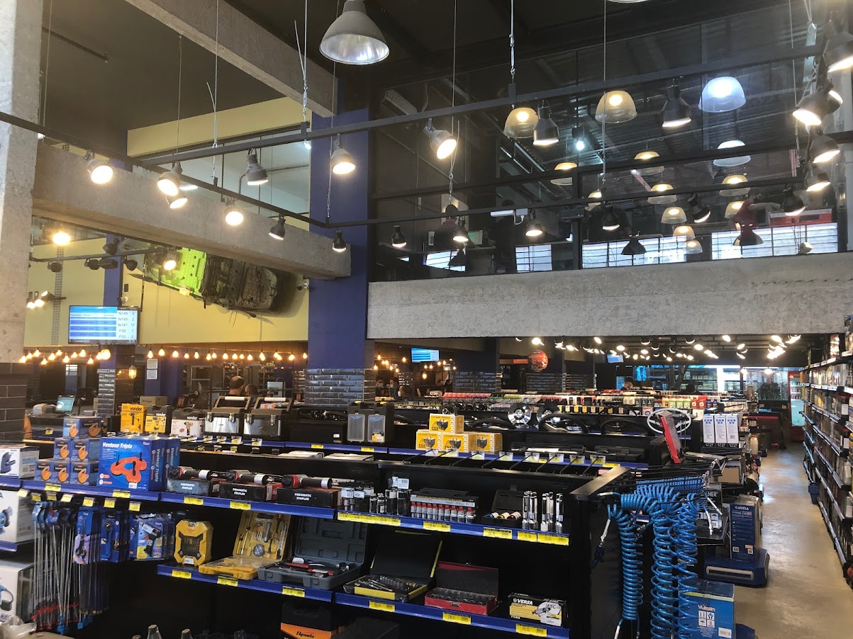 A Suplauto possui um grande estoque para atender os clientes mais exigentes