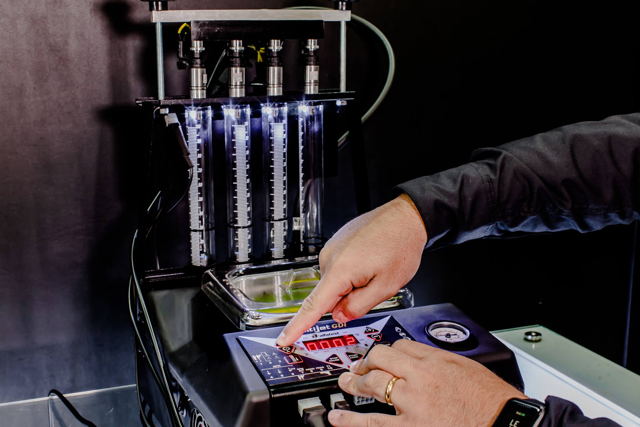 Multijet GDI para teste de injetores GDI, com retrolavagem, para 4 e 6 injetores.