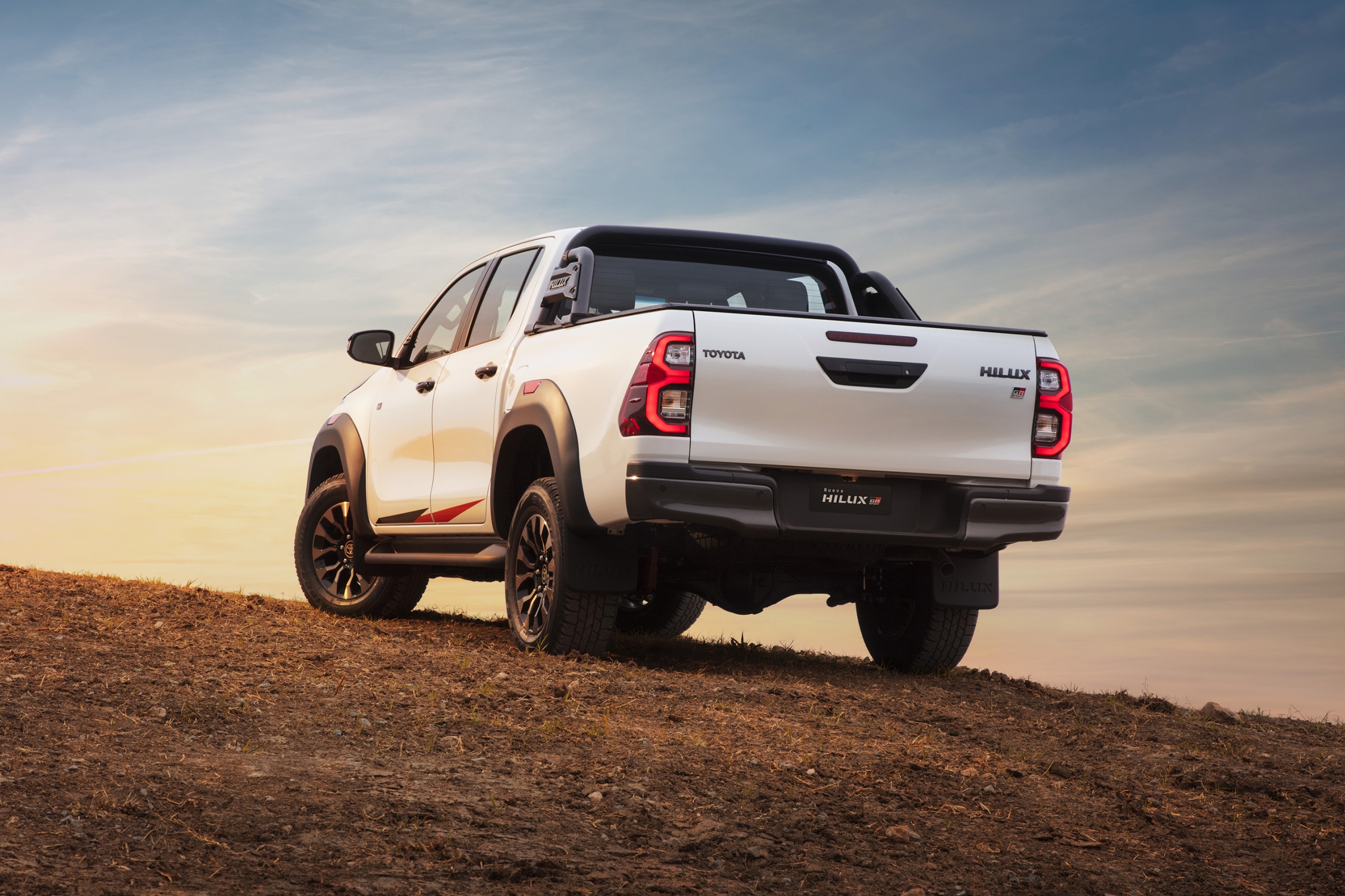 Hilux-GR-S 2023