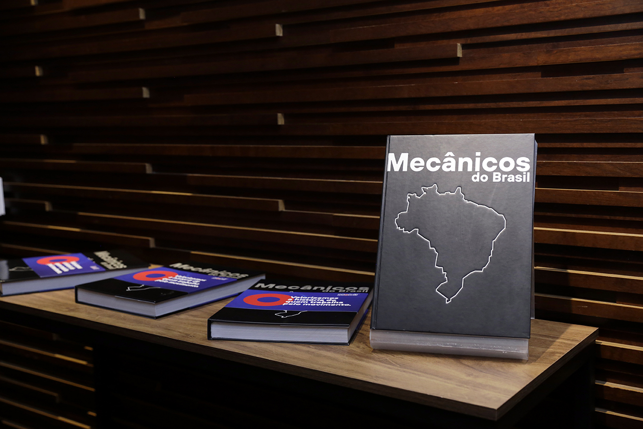 Livro Mecânicos do Brasil